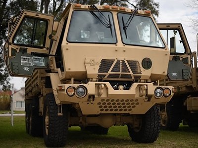 Los camiones militares Oshkosh que incorporó el Ejército