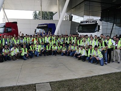 Productores argentinos visitaron la planta de camiones Volvo en Brasil